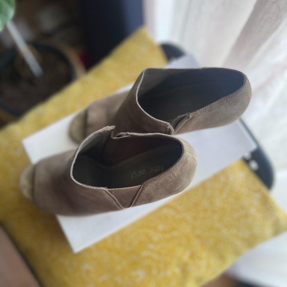 Nine West- Peep-toe Bootsie-